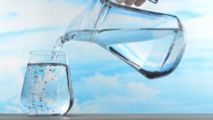 tai-sao-nuoc-dien-giai-ion-kiem-dun-len-lai-co-can-trang